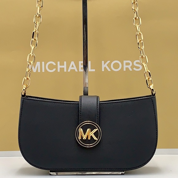 MICHAEL KORS
Carmen Small Shoulder
Pochette Bag
Black
NWT - Picture 3 of 16